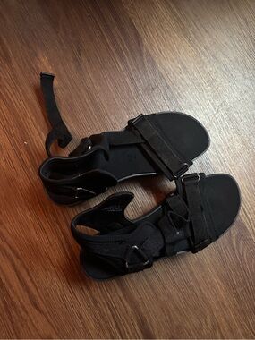 Nine West Black Sporty Strap Sandals